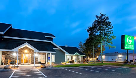 GrandStay Hotel & Suites