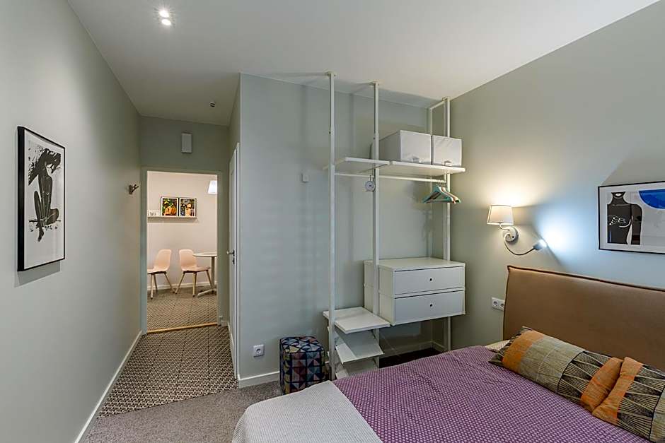 Art & Comfort Rooms