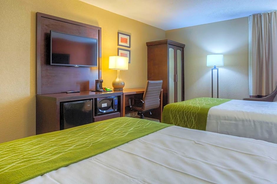 Comfort Inn & Suites Evansville Airport