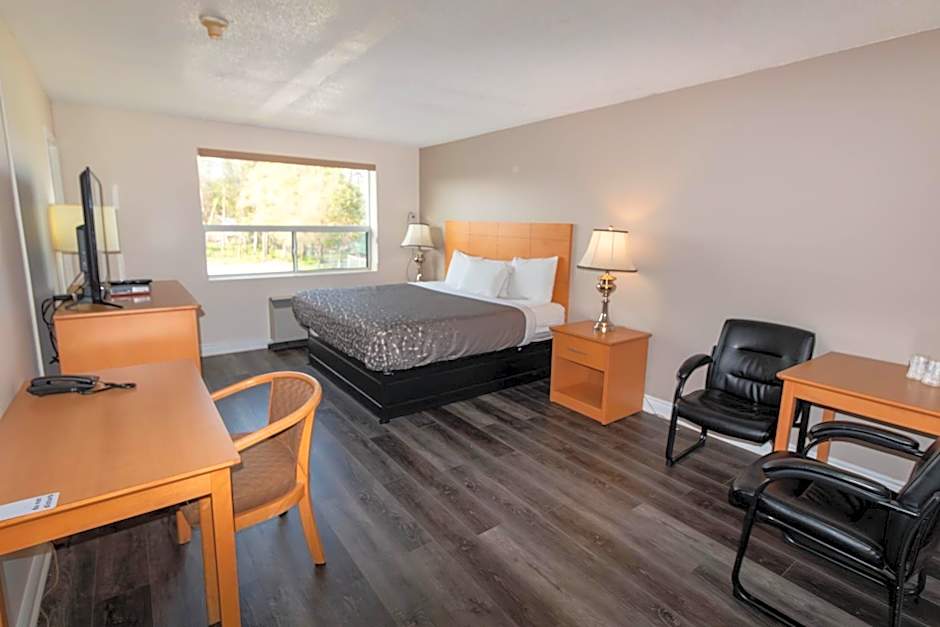 Borden Inn and Suites