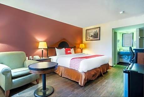 Premium Full Bed with Kitchenette