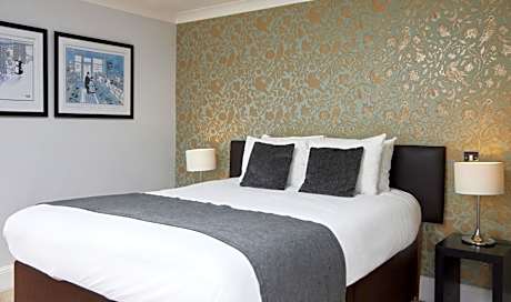 Chequers Inn by Greene King Inns