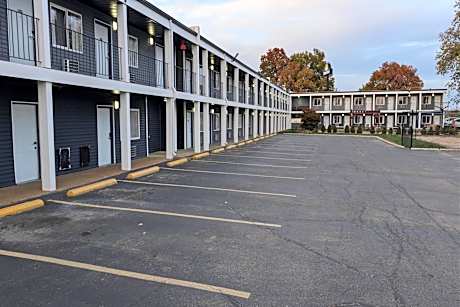 Days Inn by Wyndham Champaign/Urbana