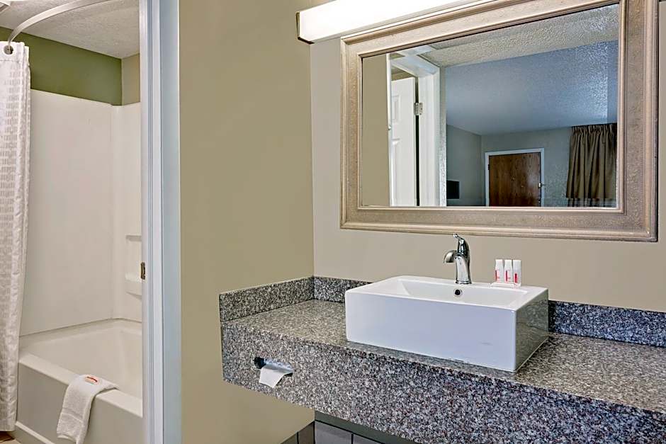 Super 8 by Wyndham Denver Central