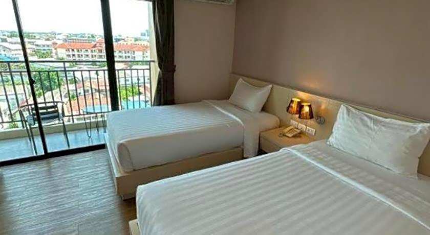 L Hotel