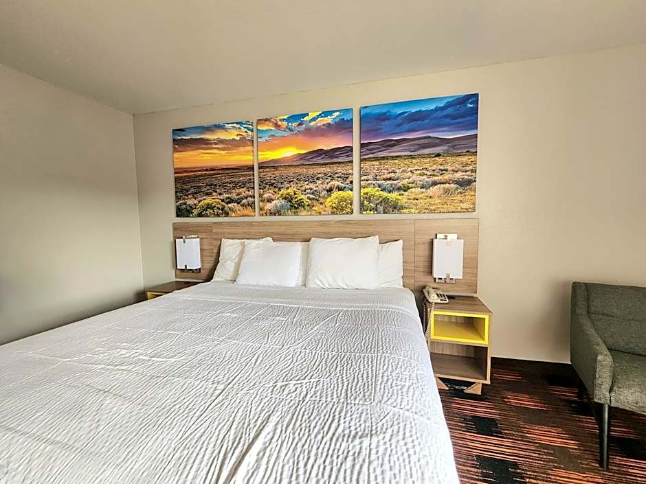 Days Inn by Wyndham Lumberton