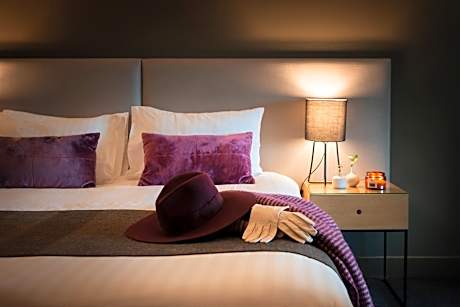 East One-Bedroom Apartment