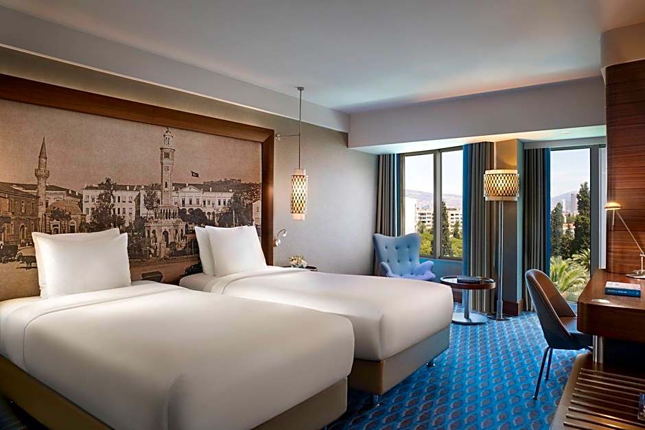 Renaissance by Marriott Izmir Hotel