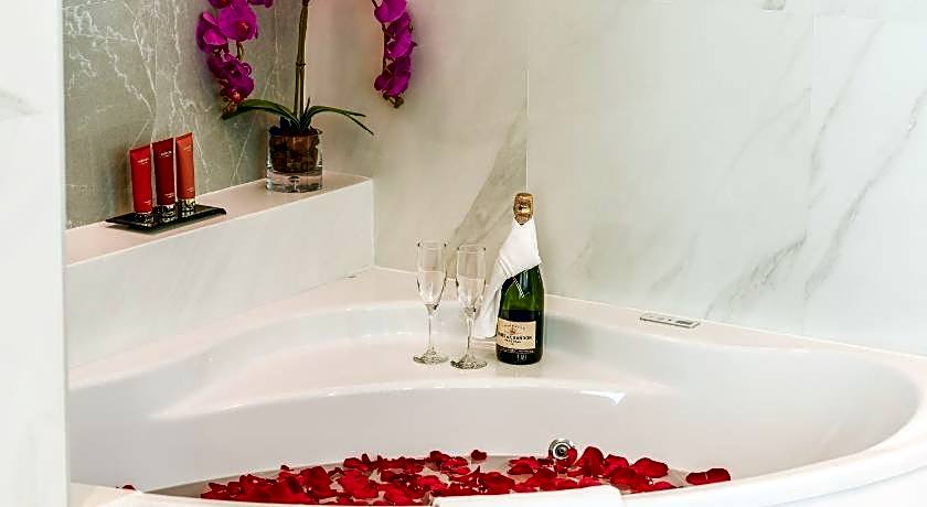 Centara West Bay Hotel & Residences Doha