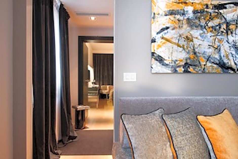 Charming House DD724
