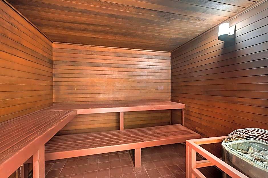 Best Western Plus Eagleridge Inn & Suites