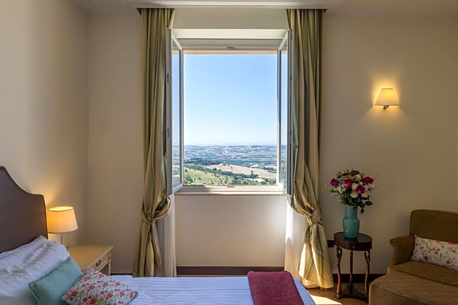 Gallery Hotel Recanati