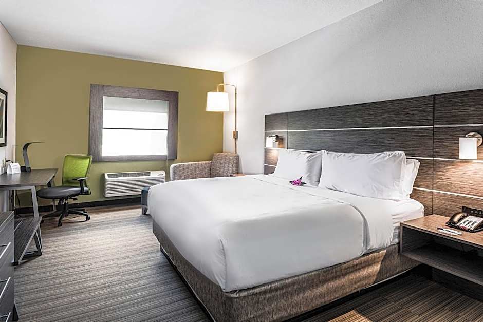 Holiday Inn Express & Suites Boynton Beach West By IHG