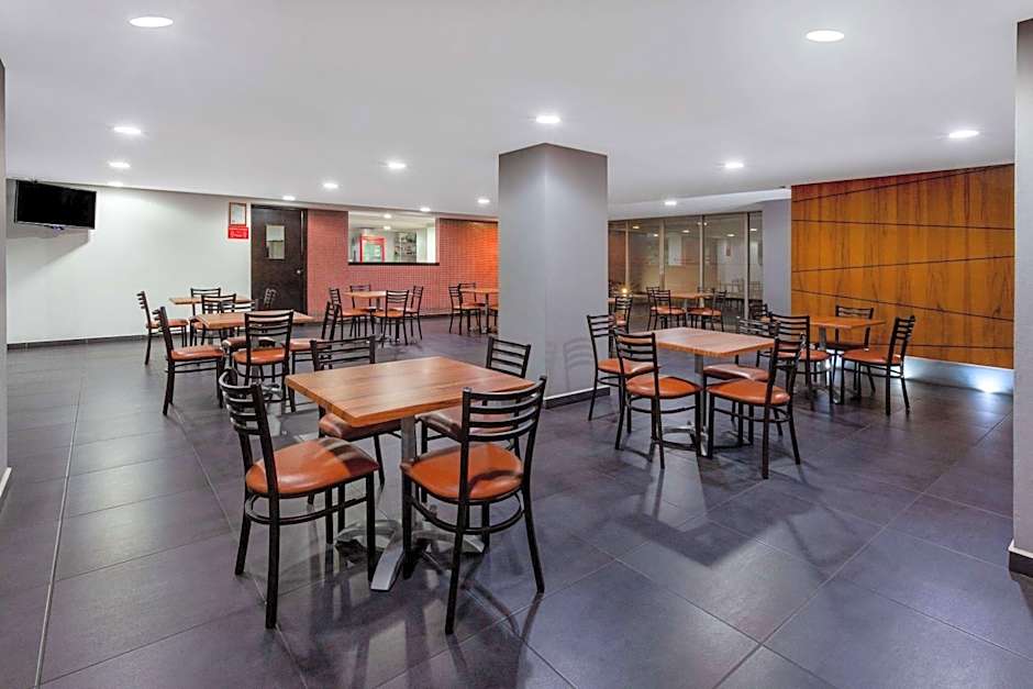 Ramada by Wyndham Acapulco Hotel & Suites