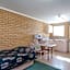 Jacaranda Place Motor Inn