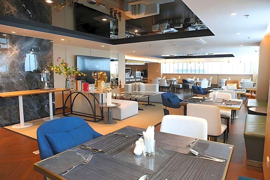 Ramada by Wyndham Bangkok Sukhumvit 11