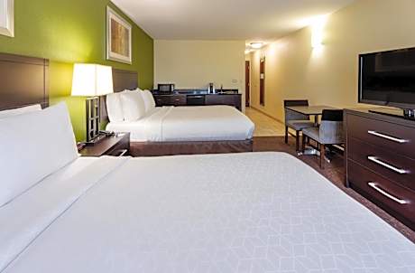 Standard Room with Two Queen Beds