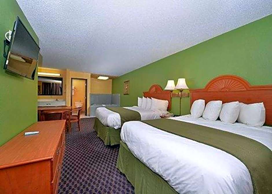 Quality Inn & Suites Grinnell near University