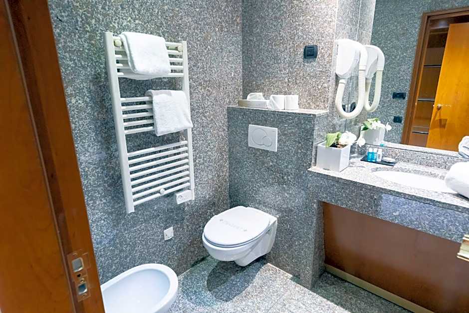 Goldstar Suites