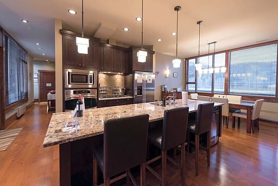 Luxurious 901 Condos by Fernie Central Reservations