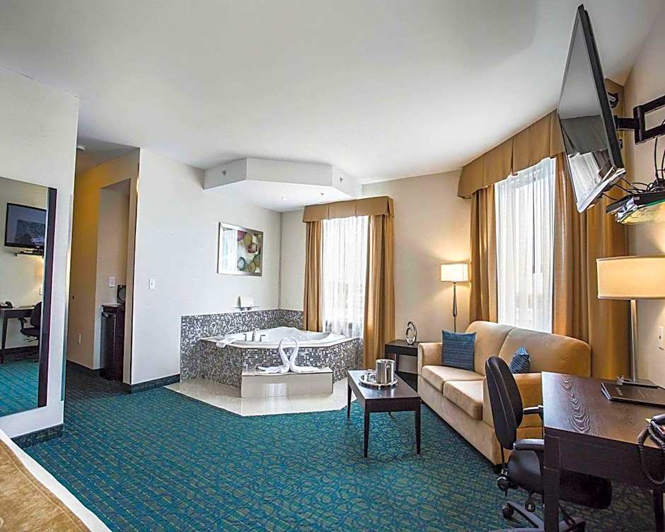 Comfort Hotel Bayer's Lake