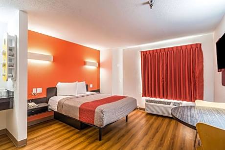 Queen Room - Disability Access