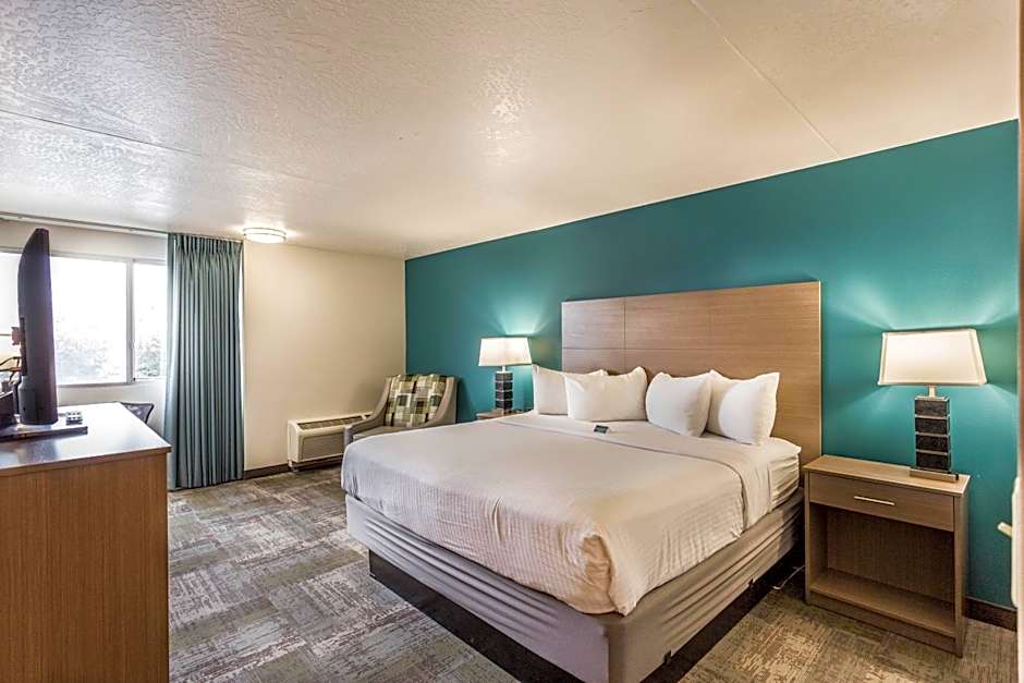 EverSpring Inn and Suites