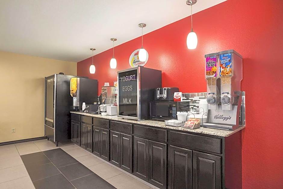 Super 8 by Wyndham Henryetta