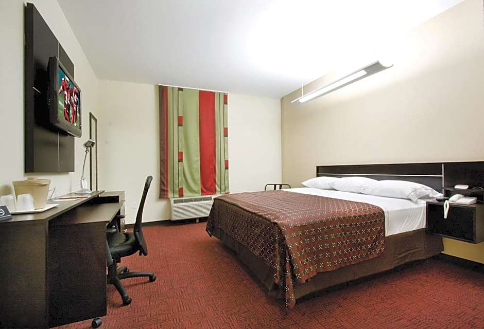 Red Roof Inn & Suites Beaumont