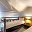 B&B HOTEL CHARTRES Le Forum