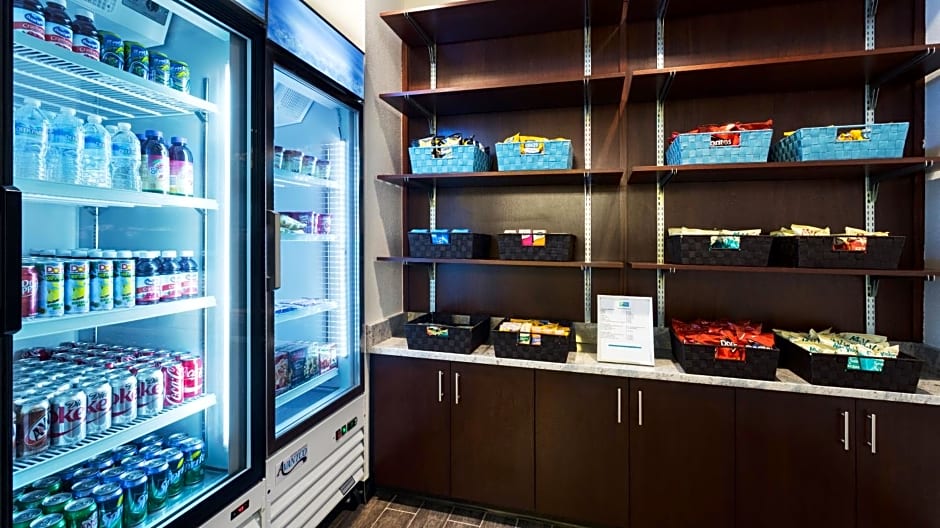 Holiday Inn Express & Suites Wyomissing, an IHG Hotel