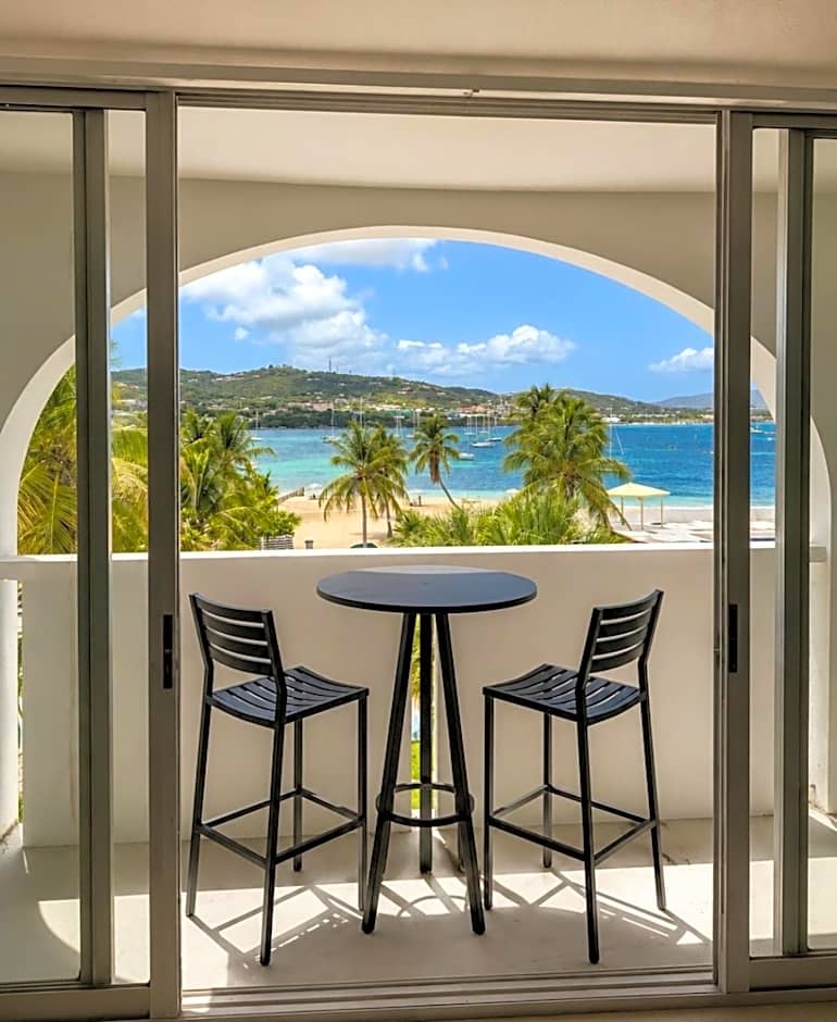 Hotel On The Cay
