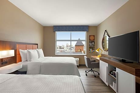 2 Queen Room W/ Mini Fridge