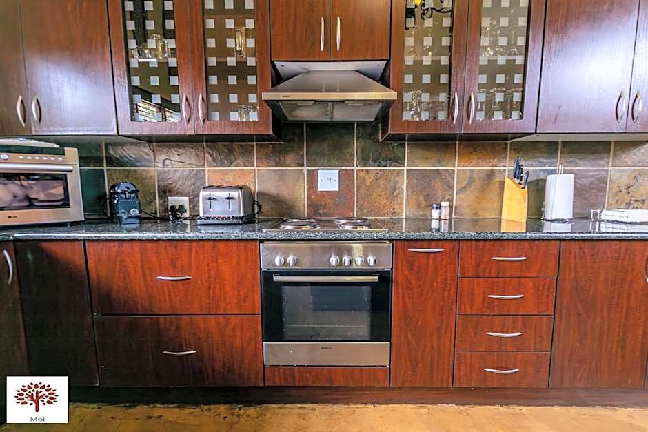 Zebula Golf and Wildlife Estate - Aardwolf Pax 10 - Moi Signature Luxury villa