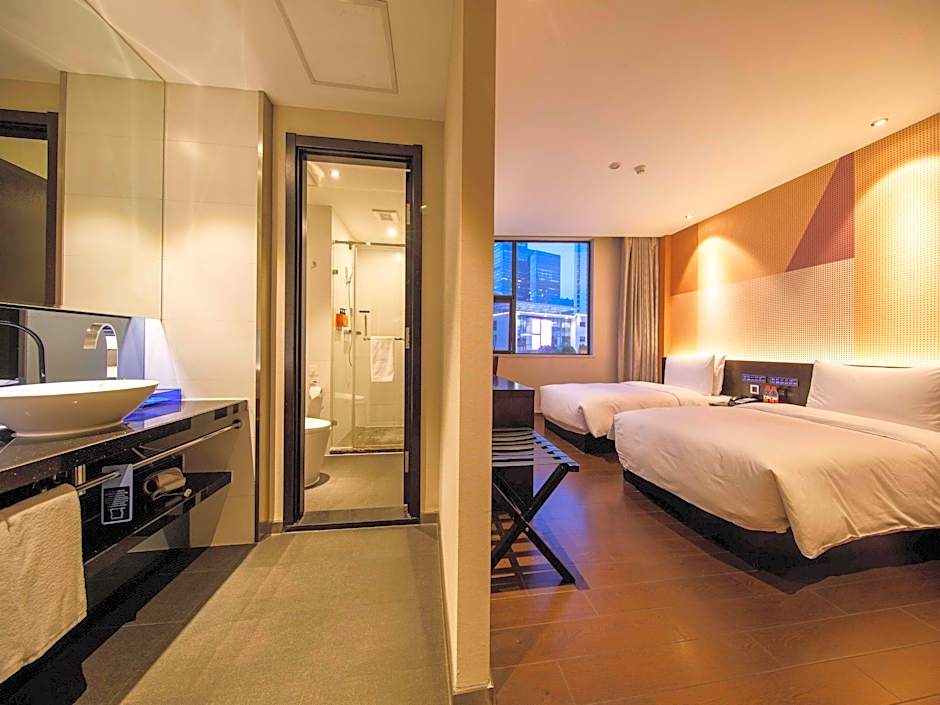 Orange Hotel Jinji Lake in Suzhou Center