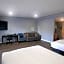 Seaside Inn & Suites