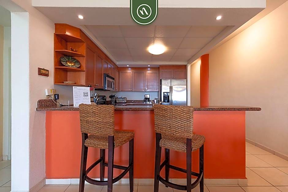 Mexican Styled 2 BR Condo - Beachfront - Pool