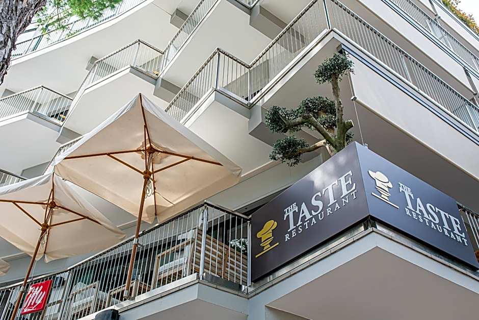 Monaco Suites Hotel
