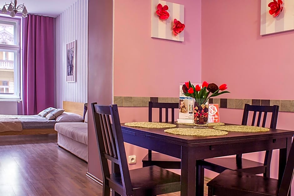 Royal Court Legerova