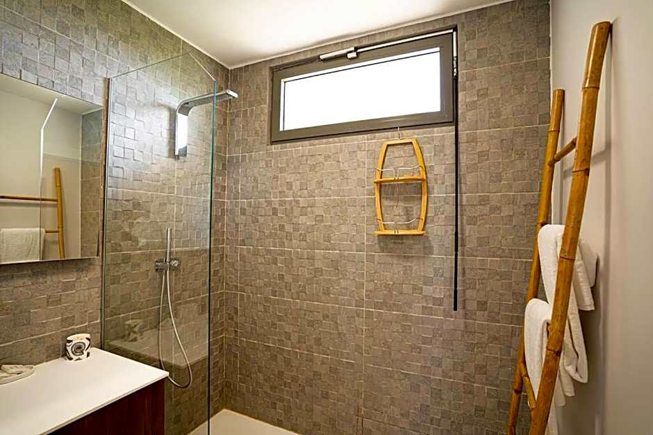 Cheerful Lemon Condo