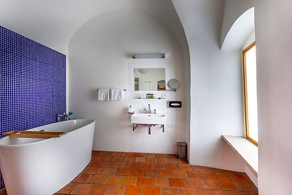 Hotel At the Green Grape