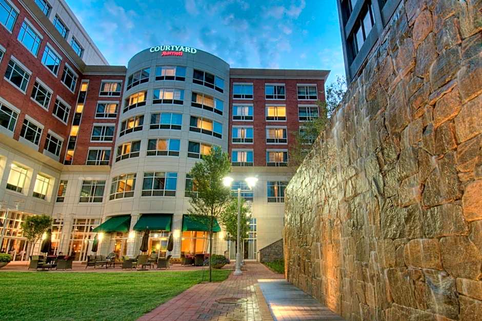 Courtyard by Marriott Greenville Downtown