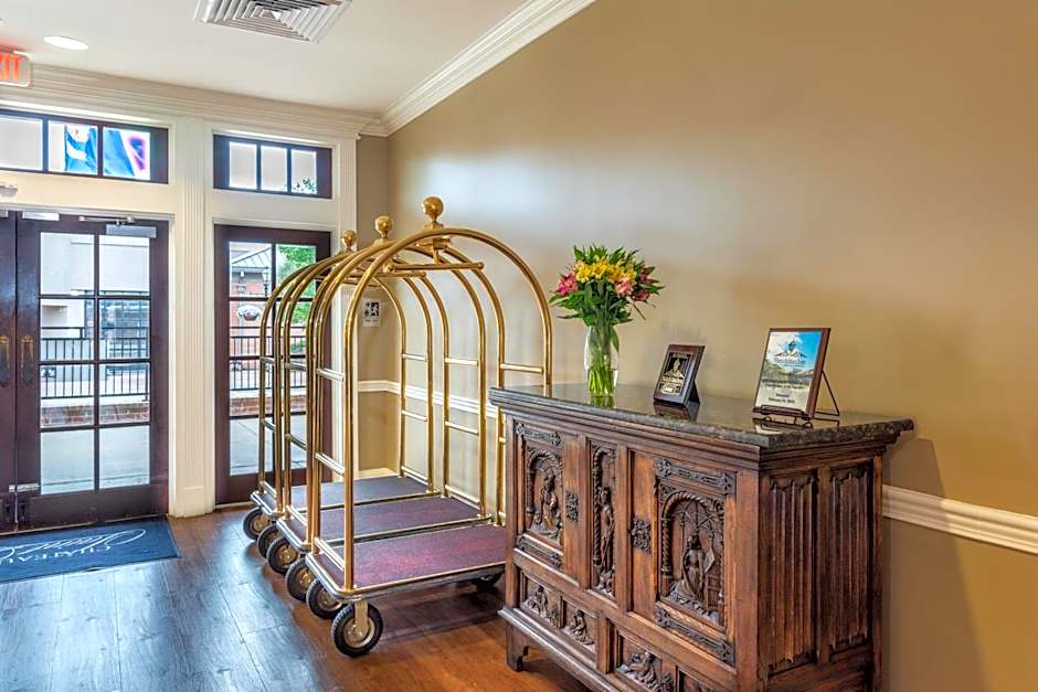Chateau Saint Denis Hotel, a Trademark Collection by Wyndham