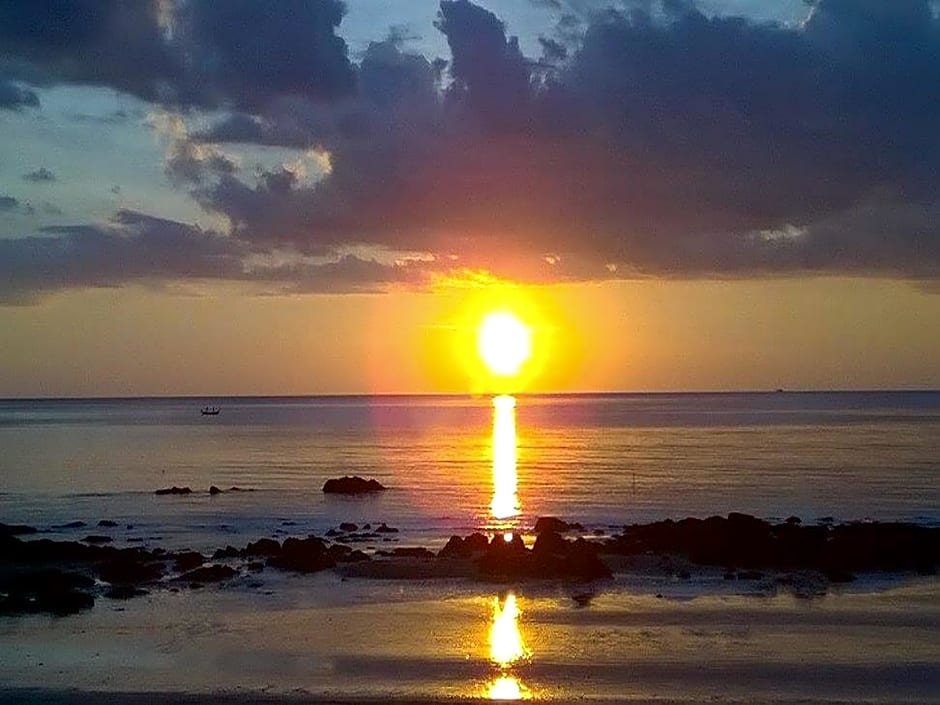 Lanta Bee Garden Bungalows