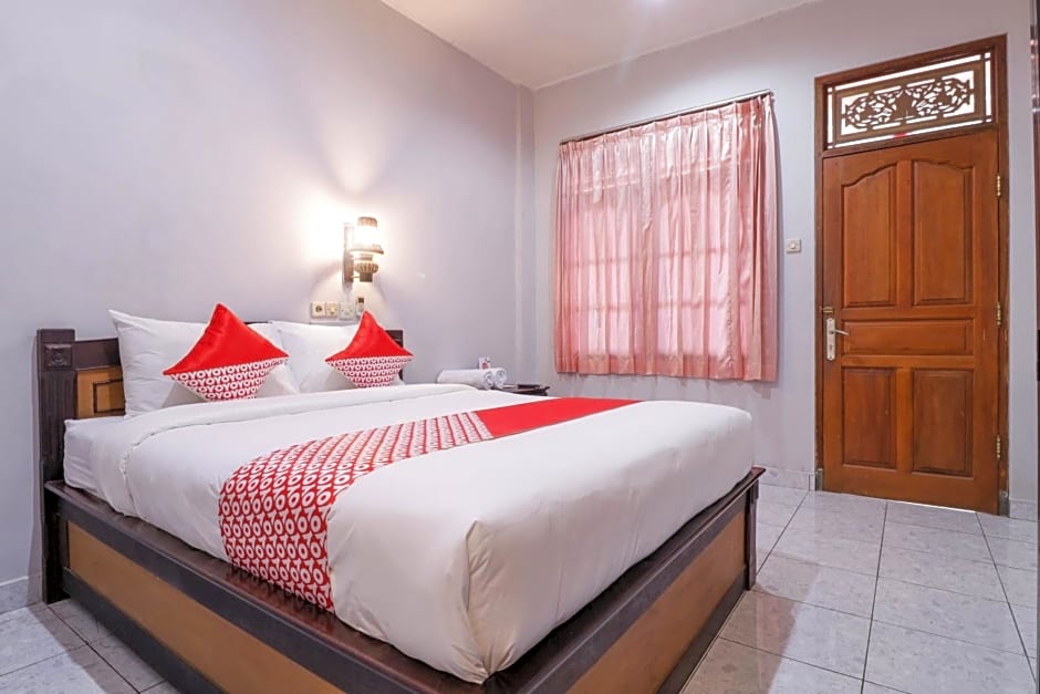 OYO 2411 Taman Mekar Beach Inn 2