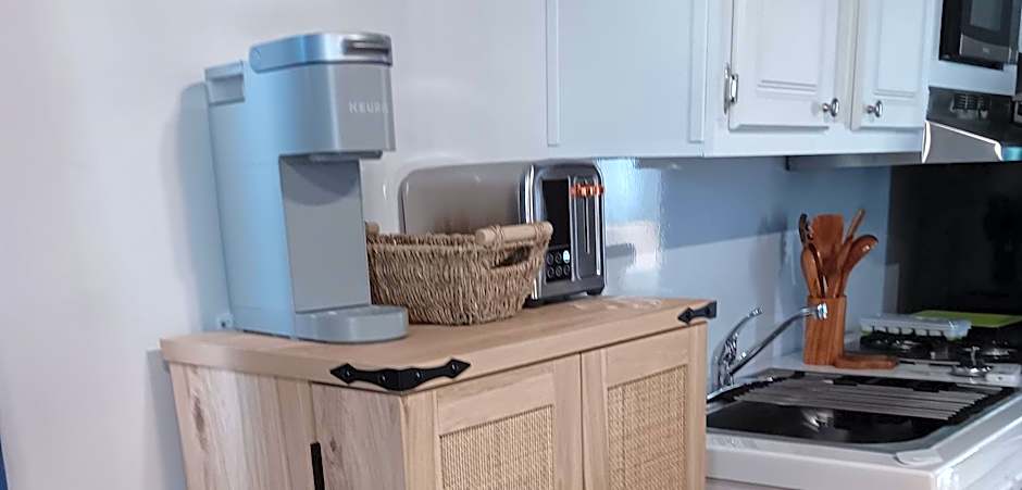 Aqua Lodges At Hurricane Hole Marina