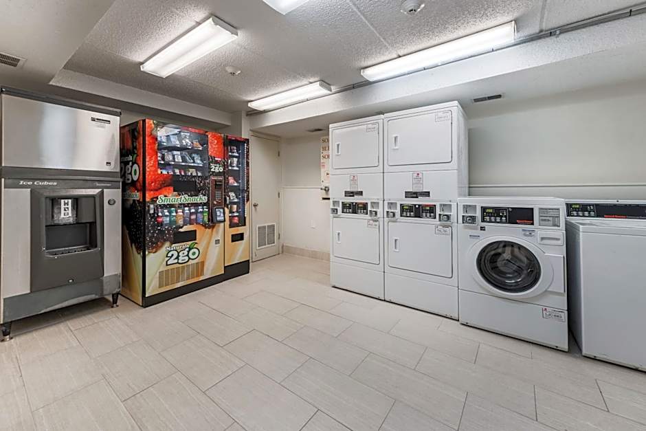 Red Roof PLUS+ Columbus - Worthington