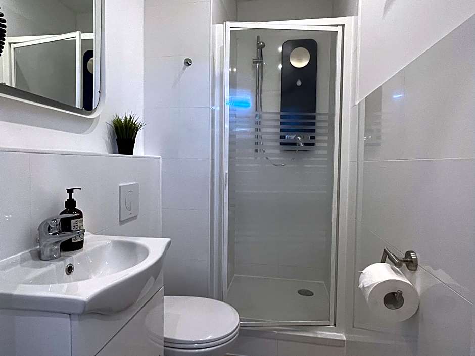 Blue Doors Hostel Altstadt