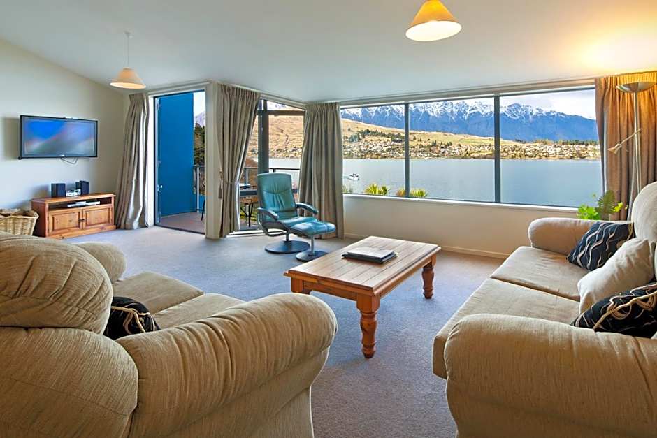 Spinnaker Bay Apartments