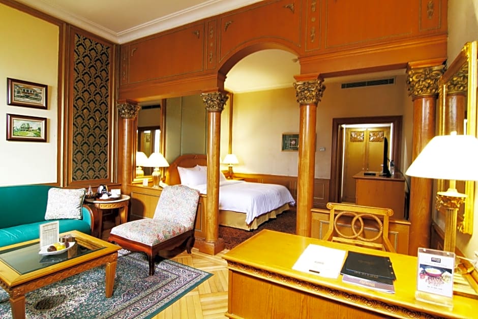 Geulis – Bandung, KY